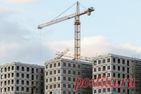 Россиян предупредили о рисках при покупке одного вида жилья. Приобретение квартиры на начальной стадии стройки связано с проблемами, предупреждает юрист Ирина Гукова. Покупатель такой квартиры рискует столкнуться с задержками при сдаче жилья, плохим качеством строительства и более серьезными последствиями, в том числе заморозкой и прекращением строительства.