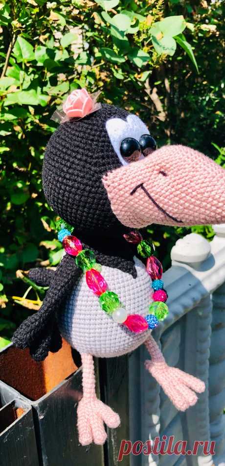 PDF Ворона Алёна крючком. FREE crochet pattern; Аmigurumi bird patterns. Амигуруми схемы и описания на русском. Вязаные игрушки и поделки своими руками #amimore - ворона, ворон, птица, птичка.