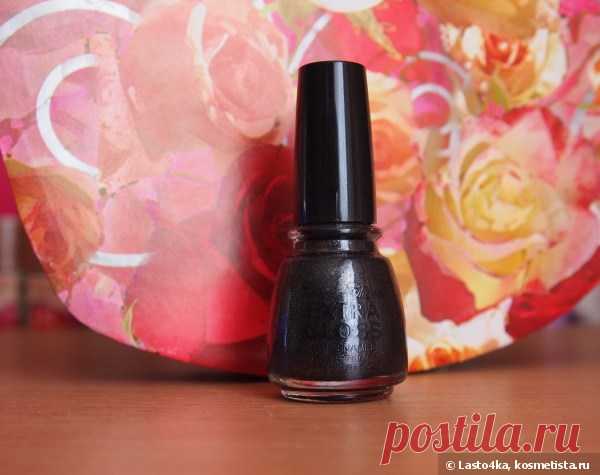 Мой первый темный маникюр с Cherie ma cherie extra gloss №202 | Косметиста   Не думала, что когда-нибудь отважусь показать вам свои ручки в маникюре собственного исполнения, но сегодня видимо особенный день, поэтому пока решилась пишу. Рассказ мой не о весеннем или летнем лаке, но кому интересно – добро пожаловать!    Сам лак — это темно-серый крем с россыпью мелкого серебристого шиммера. Глубокий и темный