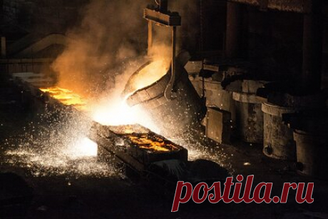 Горно-металлургические предприятия Донбасса решили усилить торговлю с Россией. Горно-металлургические предприятия Донбасса решили усилить торговлю с Россией после признания Донецкой и Луганской народных республик. Отмечается, что неизбежное повышение уровня взаимодействия экономик ДНР и ЛНР с экономикой РФ окажут позитивное влияние и на рост производства, и на товарооборот предприятий с Россией.