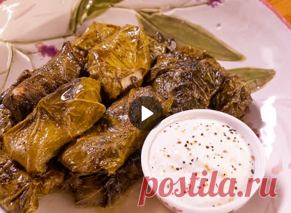 Шеф-повар Василий Емельяненко
Рыбная долма
Филе морского окуня
Виноградные листья
Сливочное масло - 30-40 г
Приправа универсальная 