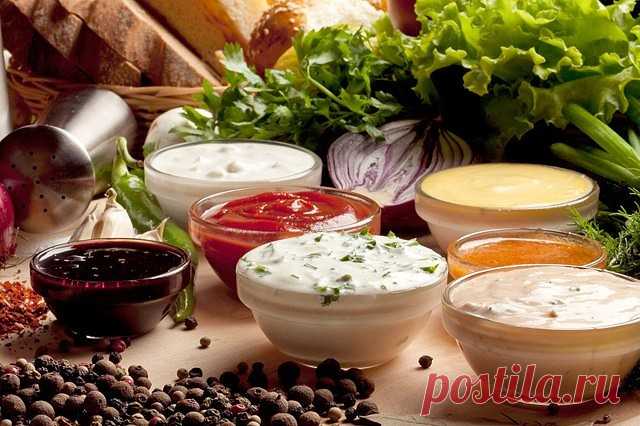 7 самых изумительных домашних соусов на любой вкус! 😋
 
1. Соус «Татарский». 
200 гр. майонеза, 1 ст.л. тертого хрена, 2 маринованных огурца, средняя луковица, мелко нарезанная петрушка (1 ст.л). Перемешайте и подавайте охлажденным в отдельной специальной посуде. 
 
2. Соус «Андалузский». 
200гр. майонеза, 3 ст.л. кетчупа, 1 ч.л. коньяка, мелко нарезанная луковица, сок лимона и красный молотый перец. Остроту за счет красного перца можно регулировать по вкусу. 
 
3. Соус «...