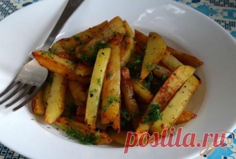 Картофель жареный по рецепту Константина Ивлева - пошаговый рецепт с фото Рецепт жареного картофеля от ведущего популярного кулинарного шоу Константина Ивлева. Рецепт несложный, но имеет некоторые нюансы, которые позволяют приготовить вкуснейший жареный картофель с хрустящей корочкой.