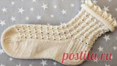 Ажурные носочки с рюшей. Подробный МК. Схема узора. Мои каналы где Вы можете посмотреть мои видео - уроки, узоры для кругового вязания.⤵️ Телеграм канал⤵️ Дзен⤵️ Рутуб⤵️ Носочная пряжа ручного окрашивания на Озон⤵️ #связатьоченькрасивоноски #узордляноскасхема #прстойузордляносков