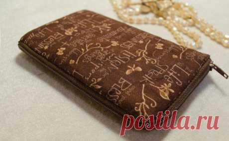 Как сшить чехол для телефона за 2 часа 
Смотреть мастер-класс ➡ https://www.livemaster.ru/topic/1121959-shem-chehol-dlya-telefona-za-dva-chasa