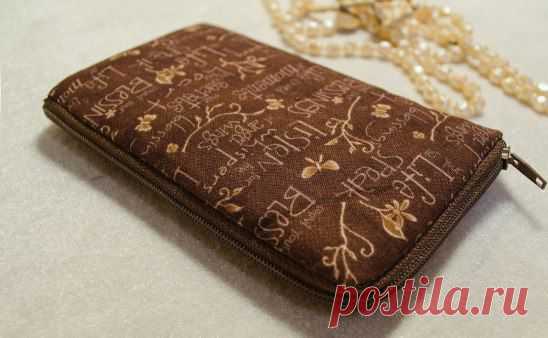 Как сшить чехол для телефона за 2 часа 
Смотреть мастер-класс ➡ http://www.livemaster.ru/topic/1121959-shem-chehol-dlya-telefona-za-dva-chasa