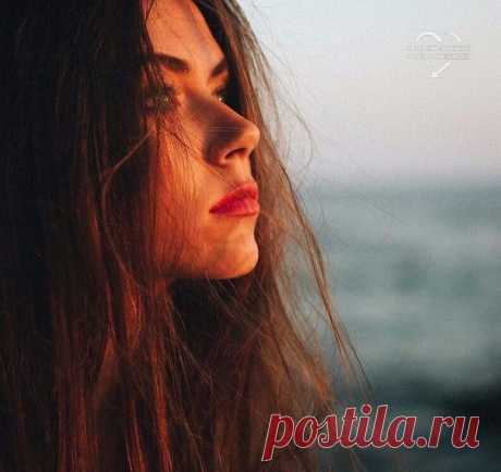 Когда заканчиваются долгие отношения, мы уходим не на поиски нового человека, мы уходим на поиски новых себя..