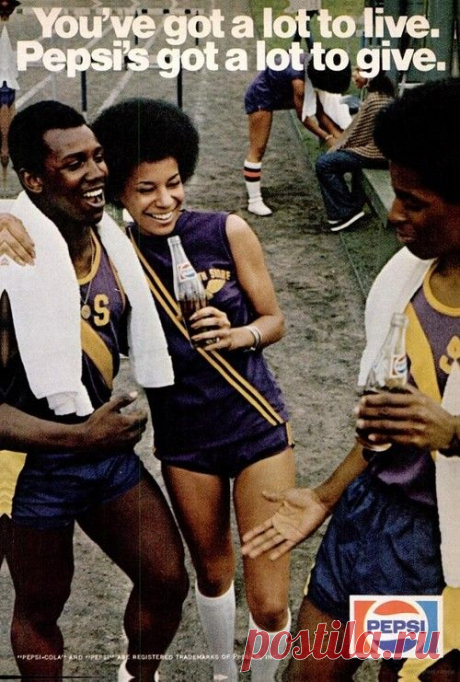 Бесполезные факты – 74 | Чёрт побери Голуби умеют различать и запоминать человеческие лица. Если активно прогнать голубя, то в следующий раз он узнает лицо и улетит сам. Венустрафобия - боязнь красивых женщин. Слоны боятся не только мышей, но и пчел. Coca-Cola изначально позиционировалась как напиток для белых людей, а Pepsi – для черных. С соответствующей рекламой.  Подделывание улыбки действительно помогает улучшить настроение. Самый первый реальный клоун Рональд Макдона...