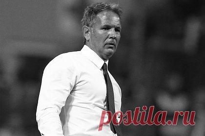 Бывший тренер «Милана» Синиша Михайлович умер в 53 года. Бывший тренер итальянского «Милана» Синиша Михайлович умер в 53 года. C 2019 года специалист боролся с лейкемией. В «Фиорентине», которой тренер также руководил, выразили соболезнования семье Михайловича. Специалист перенес три курса химиотерапии и пересадку костного мозга.