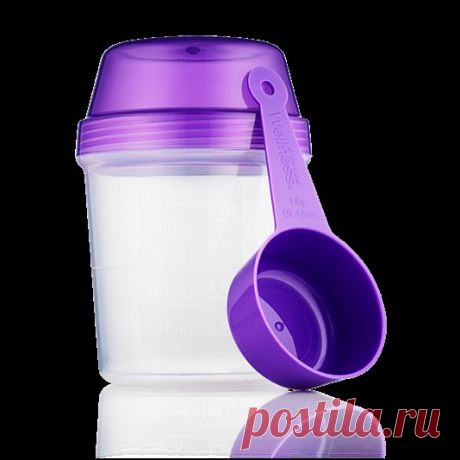 Purple Shaker and Scoop - шейкер с мерной ложечкой.