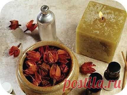 Польза эфирных масел. Масло чайного дерева - натуральный антисептик, стимулирует имунную систему, ...