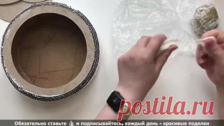 Фея Мечтающая | Без плетения в корзине не обошлось, но только не в привычном понимании. Когда все косички приклеила, получилась стильная вещь