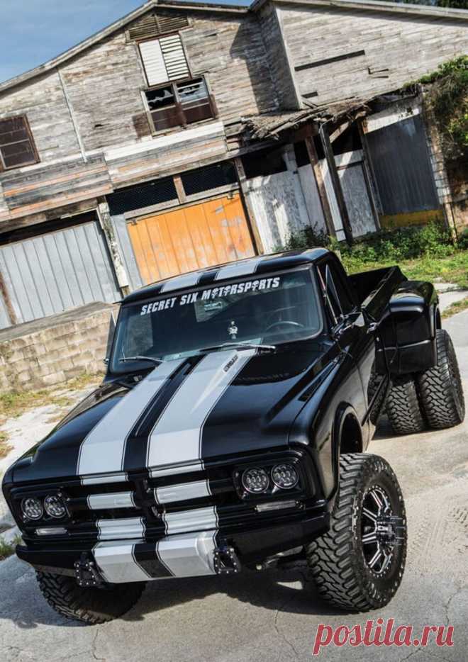 Custom Lifted Trucks