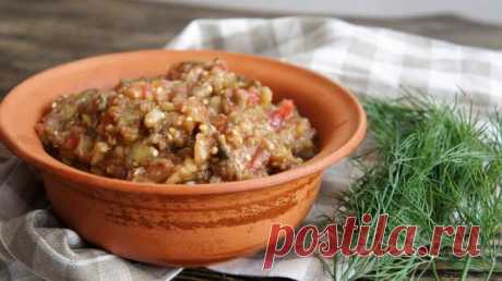Синенькие по-одесски - БУДЕТ ВКУСНО! - медиаплатформа МирТесен Сегодня «синенькие»! И никаких баклажанов. Потому что только из них можно приготовить икру по-одесски. Армянские огурцы, бадриджани, баклажаны, патлажаны, демьянки - все они синенькие. А сейчас еще и розовые, и полосатые, и белые. Но для этого блюда мы с Ольгой предпочли бы настоящие, сезонные,