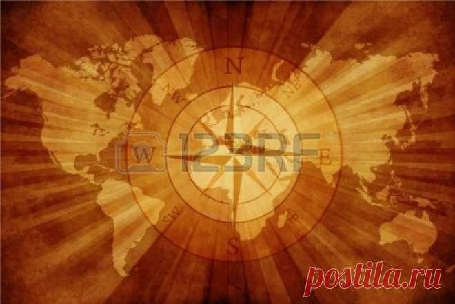 Старая карта мира с Компас Роз. Grungy Старая карта мира бумаги с компасом. Фотография, картинки, изображения и сток-фотография без роялти. Image 10642431.