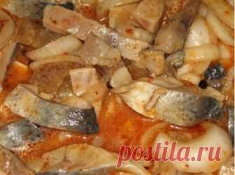 Селедка по-корейски с томатным соусом и луком - рецепт