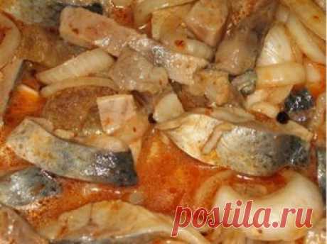 Селедка по-корейски с томатным соусом и луком - рецепт
