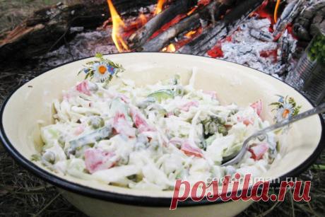 Салат из капусты и горошка - Кулинария для мужчин