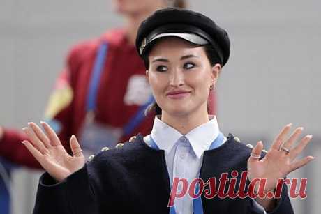 Олимпийская чемпионка одной фразой оценила условия допуска россиян на Игры-2024. Олимпийская чемпионка по художественной гимнастике Анастасия Татарева прокомментировала условия допуска россиян на Игры-2024. Она оценила выдвинутые Международным олимпийским комитетом условия фразой «неравноправие существует», так как на турнир не допустили представителей командных видов спорта.