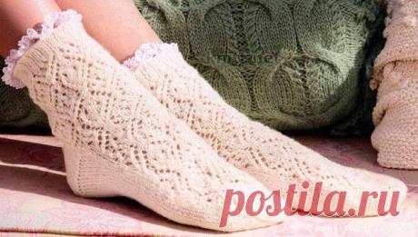 Ажурные носочки спицами с кружевом / Вязание как искусство!