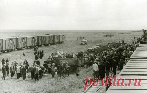 Плейкаст «С днём рождения Комсомола 97 лет..»