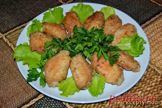 Куриные крылья на сковороде к пиву
✅Ингредиенты
куриные крылья - 500 г;
мука - 1,5 ст. л;
крахмал - 1 ст. л;
специи для курицы - 1 ст. л;
соль - по вкусу;
рафинированное масло - 150 мл.

✅Для подачи:
кетчуп;
зелень.