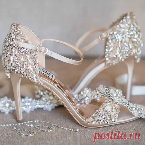 Sente-se e absorva esse luxo O casamento do Ritz-Carlton serve para o #royalty em ...