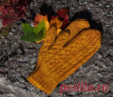 KEKRI MITTENS by Outi Nousiainen