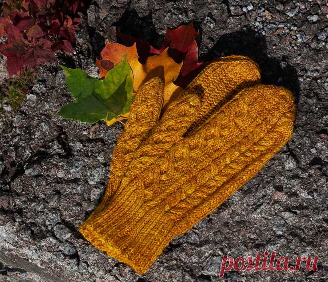 KEKRI MITTENS by Outi Nousiainen