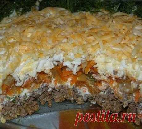 Салат с куриной печенью.