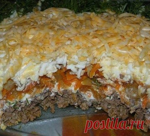 Салат с куриной печенью.
