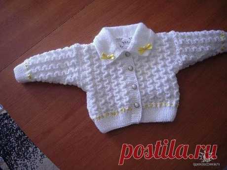 Узор для кофточки

Число петель, кратное 12.
1 ряд - 2 изн,3 п. вместе лиц за задн стенку,нак,1 лиц,нак,1 лиц,нак,1 лиц,нак, 3 п.вместе за перед.стенку,1 изн
2,3,4 ряды - по рисунку

5 ряд - 1 лиц,нак,1 лиц,нак,3 п.вместе за задн стенку,3 изн,3 п.вместе за перед.стенку,нак,1 лиц,нак.
6,7,8 ряды - по рисунку