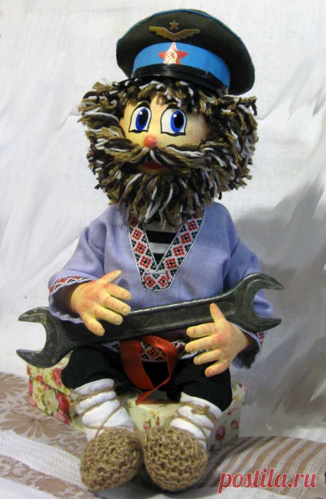 Не все домовые живут в домах. Некоторые прописались в авиационных ангарах.