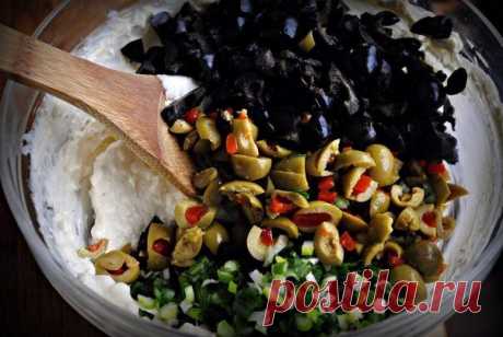 Салат с сыром и оливками - Простые рецепты Овкусе.ру