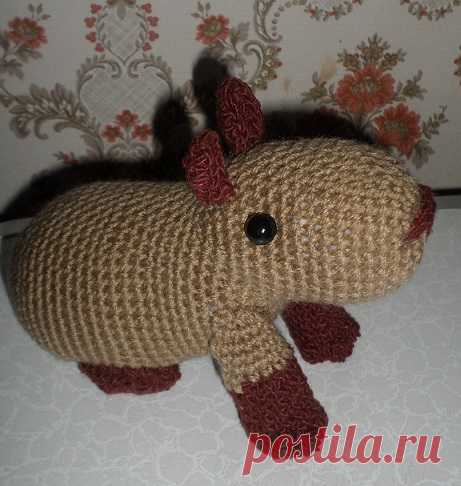 Капибара, связанная крючком.