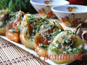 Жареный перец с чесноком — рецепт с фото Жареный перец с чесноком - это вкуснейшая закуска, которая состоит из очень полезных компонентов.