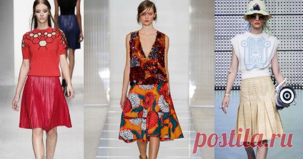 Как самостоятельно пошить юбку миди Юбки миди являются оптимальным вариантом для основной категории женщин, чего никак нельзя сказать о мини. Миди отлично подходит на все случаи жизни. На работе в ней ценится сдержанность, в ресторане […]