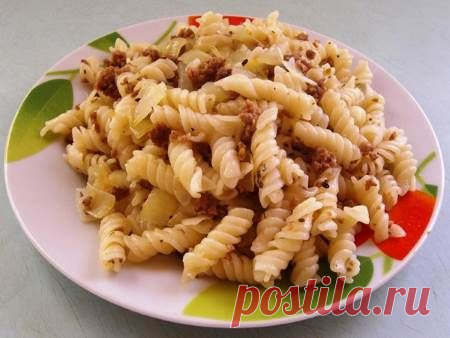 Макароны-спиральки по-флотски со сметанкой и фаршем | EDA77.RU