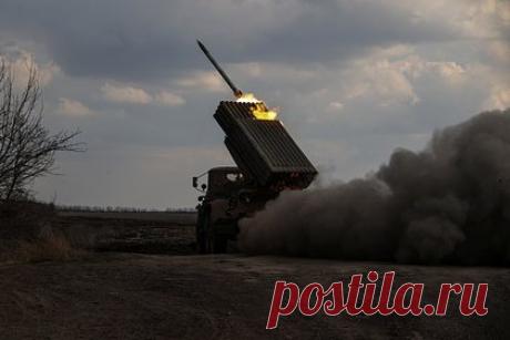 Власти Белгородской области сообщили об обстреле Украиной Шебекино. Украина обстреляла город Шебекино Белгородской области. Это следует из сообщения, опубликованного региональным управлением МЧС в Telegram-канале службы. Позже факт обстрела подтвердил губернатор региона. Над территорией Белгородского района были сбиты два дрона самолетного типа.