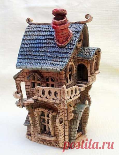 Керамика Владимира Лепота. 
Замки-подсвечники.