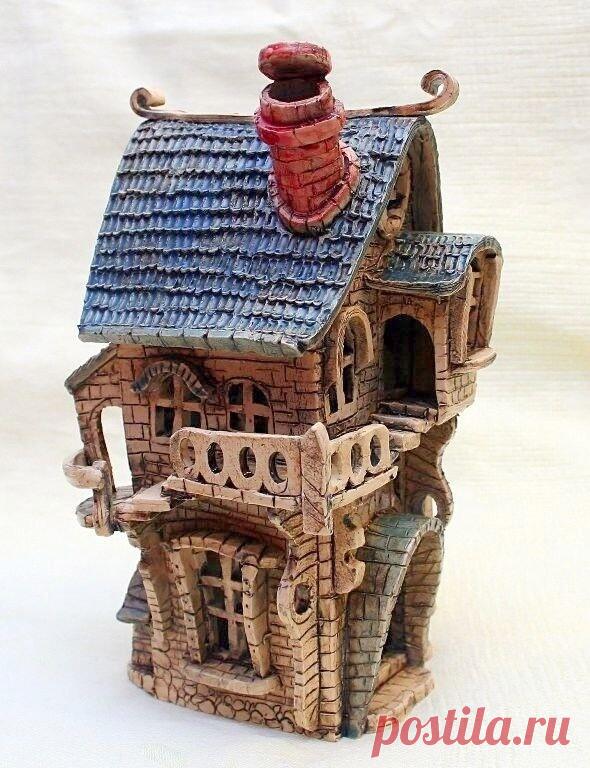 Керамика Владимира Лепота. 
Замки-подсвечники.