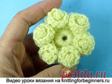 Начинаем вязать – Видео уроки вязания » Чудо цветочек с завитками – Мини цветок
