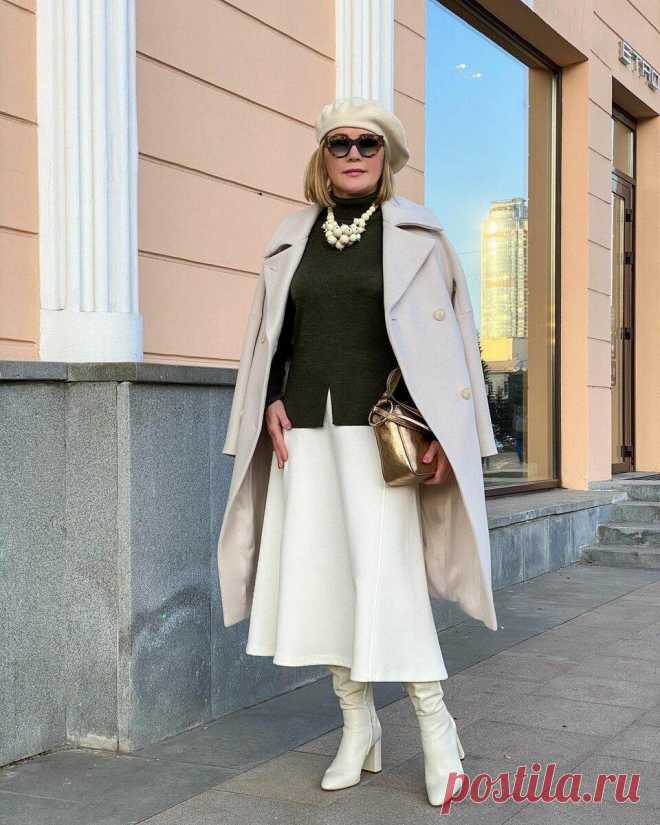И в пир и в мир: стильные осенние образы с юбками для женщин 50+
Юбки были и будут незаменимой вещью в возрастном гардеробе. Это прекрасная основа для составления кэжуал-образов, сетов в деловом или романтическом стиле. Давайте рассмотрим модные и актуальные осенние ансамбли для женщин старше 50. Белая юбка А-силуэта – отличное решение для зрелой дамы 50+. Остановите свой выбор на длине миди. Одежда в светлых тонах обладает омолаживающим свойством, […]
Читай дальше на сайте. Жми подробнее ➡