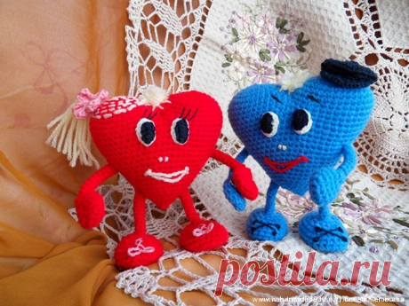Вязаная игрушка Влюблённые сердца – HandMade39.ru Вязаная крючком игрушка влюблённые сердца - мастер-класс. Как связать сердечко - описание с фото. Игрушки ручной работы на каркасе. Заказать, купить.