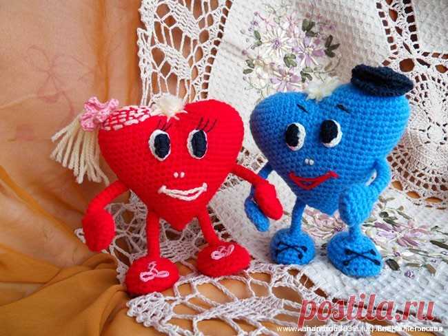 Вязаная игрушка Влюблённые сердца – HandMade39.ru Вязаная крючком игрушка влюблённые сердца - мастер-класс. Как связать сердечко - описание с фото. Игрушки ручной работы на каркасе. Заказать, купить.
