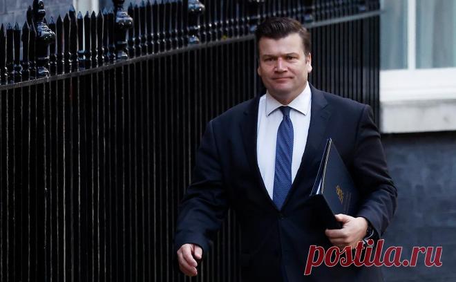 Британия отправила Украине снаряды с обедненным ураном. Лондон сообщил о планах передать Киеву снаряды с обедненным ураном около месяца назад. Москва заявила, что тем самым Запад начинает применять оружие с ядерным компонентом, и предупредила о негативных последствиях его использования