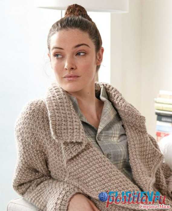 Стильный кардиган с крупной зернистой вязкой Lapel Cardigan от Patons Предложенная модель кардигана отличается особой стильностью – крупная зернистая вязка, свободный силуэт, широкие лацканы, дополняющие воротник. Чистая классика, проникнутая духом современной моды.