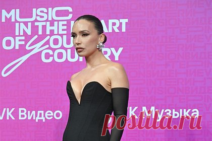 Серябкина вспомнила о ставшем мемом наряде-броколли фразой «меня это веселит»