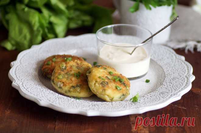Приготовьте котлеты из молодого картофеля. Очень вкусные.
Как только на рынке появляется молоденькая картошечка готовлю ее очень часто, практически через день, просто отвариваю и подаю с зеленью, маслом и молодым чесночком. Но недавно мне соседка принесла шпинат, и я призадумалась, что бы мне такого с ним приготовить. И первое что мне пришло в голову объединить картошку со шпинатом, и приготовить вот такие […]
Читай дальше на сайте. Жми подробнее ➡