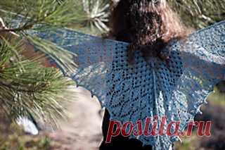 Torreyana Shawl  pattern by Elizabeth Freeman 
Note: Four versions/sizes available for different weight yarns. See Knitty page for details.

